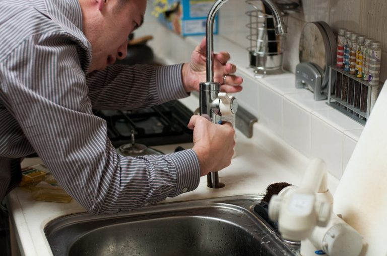 Oszczędność Wody w Domu – Innowacyjne Rozwiązania dla Sprawnego Systemu Hydraulicznego